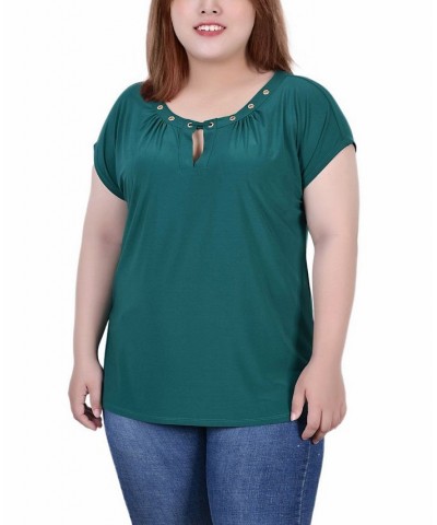 Plus Size Short Sleeve Grommet Top with Keyhole Green $14.35 Tops
